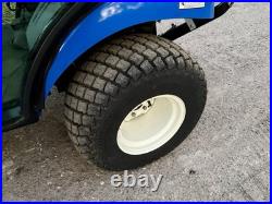 Un-used New Holland Workmaster 25s Mini Cab Tractor 4x4 Enclosed Cab 8 Hrs