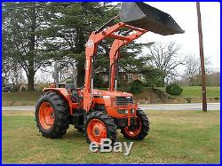 VERY NICE KUBOTA M6800 4 X 4 LOADER TRACTOR ONLY 446 HOURS