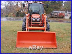 VERY NICE KUBOTA M7040 4 X 4 CAB LOADER TRACTOR ONLY 645 HOURS